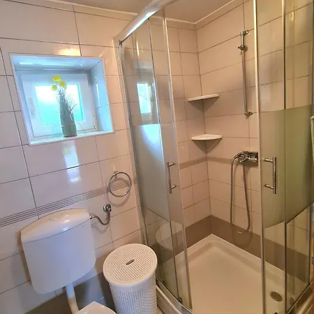 Apartman Antica 1 *